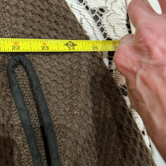 LAUREN  Ralph Lauren Brown Wool Blend Poncho with slits at front for arms - Picture 7 of 8